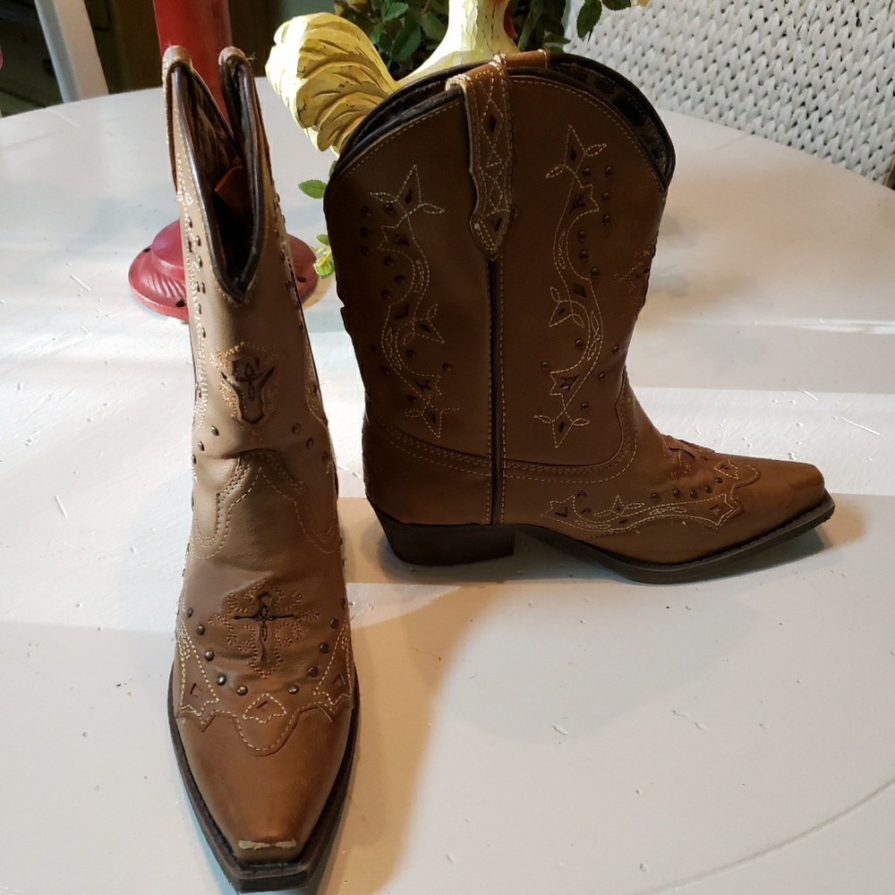 Girls  Laredo boots size 2D
